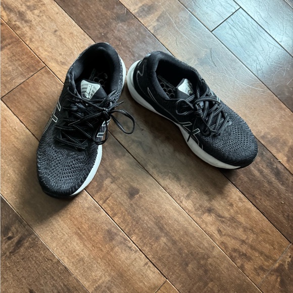 Asics Black and White Athletic Shoes with Knit Mesh Upper - Picture 4 of 8